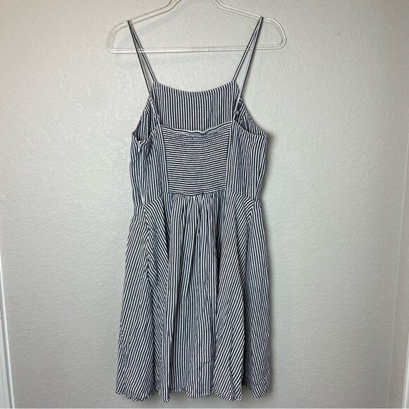 OLD NAVY Seersucker Striped Summer Dress Size M Tall - Picture 7 of 10
